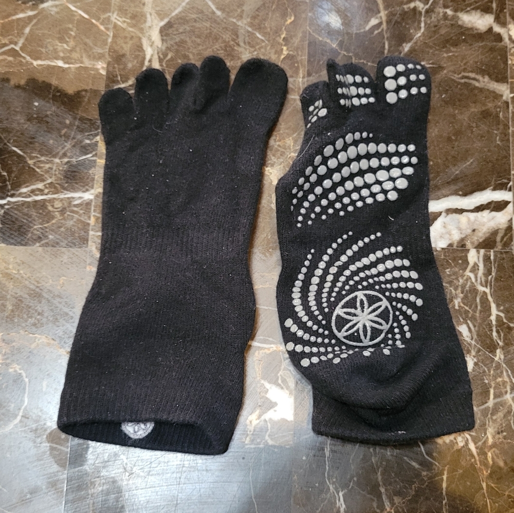 Black Non-Slip Yoga Gloves